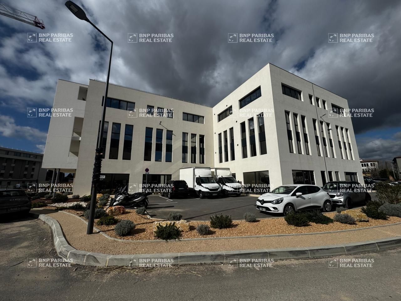 Location Bureaux 499.43 m² divisibles 13400 Aubagne