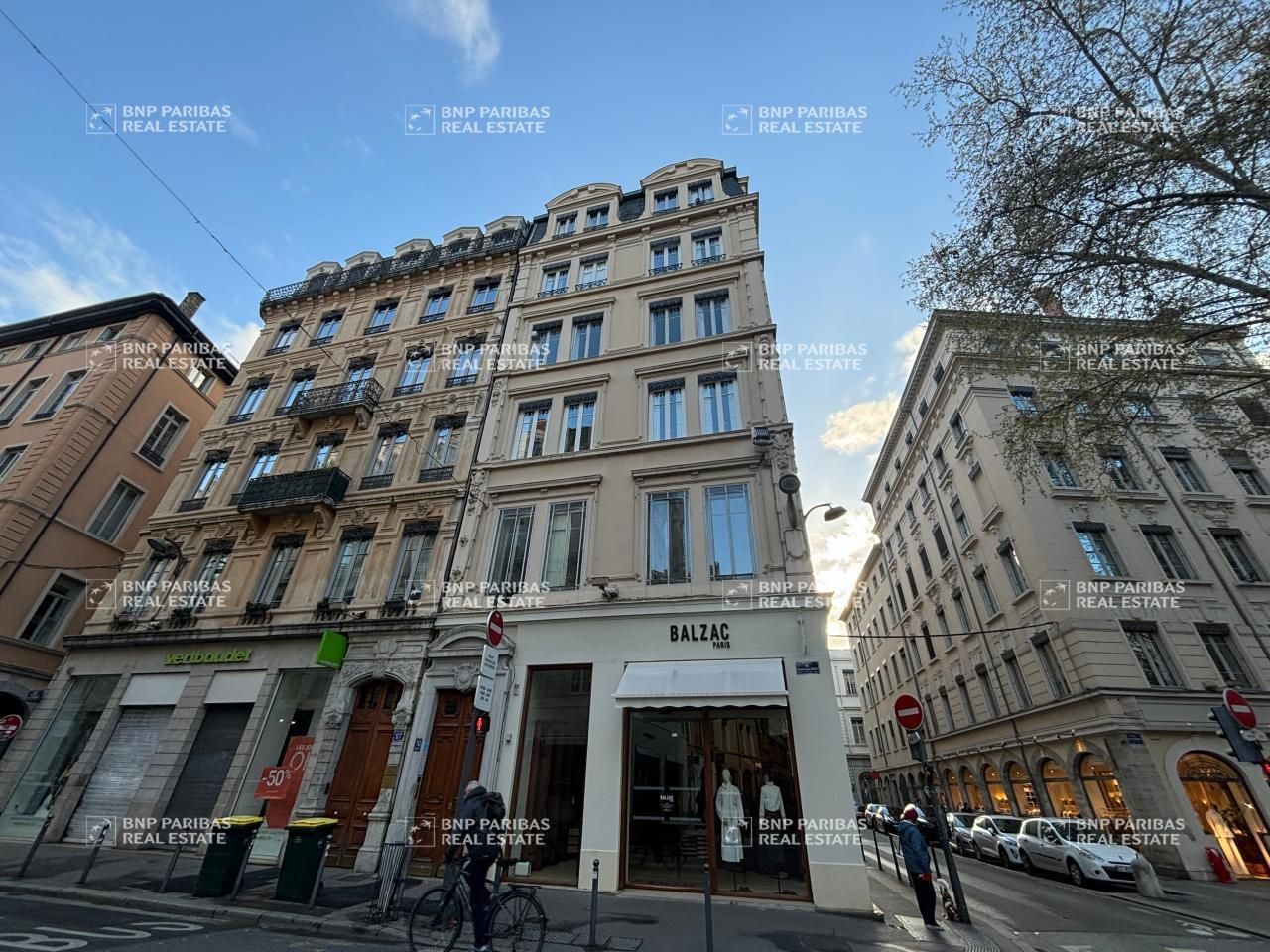 143 m² pour ce bureaux en location à Lyon