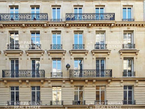 Location Bureaux 921 m² divisibles 75008 Paris