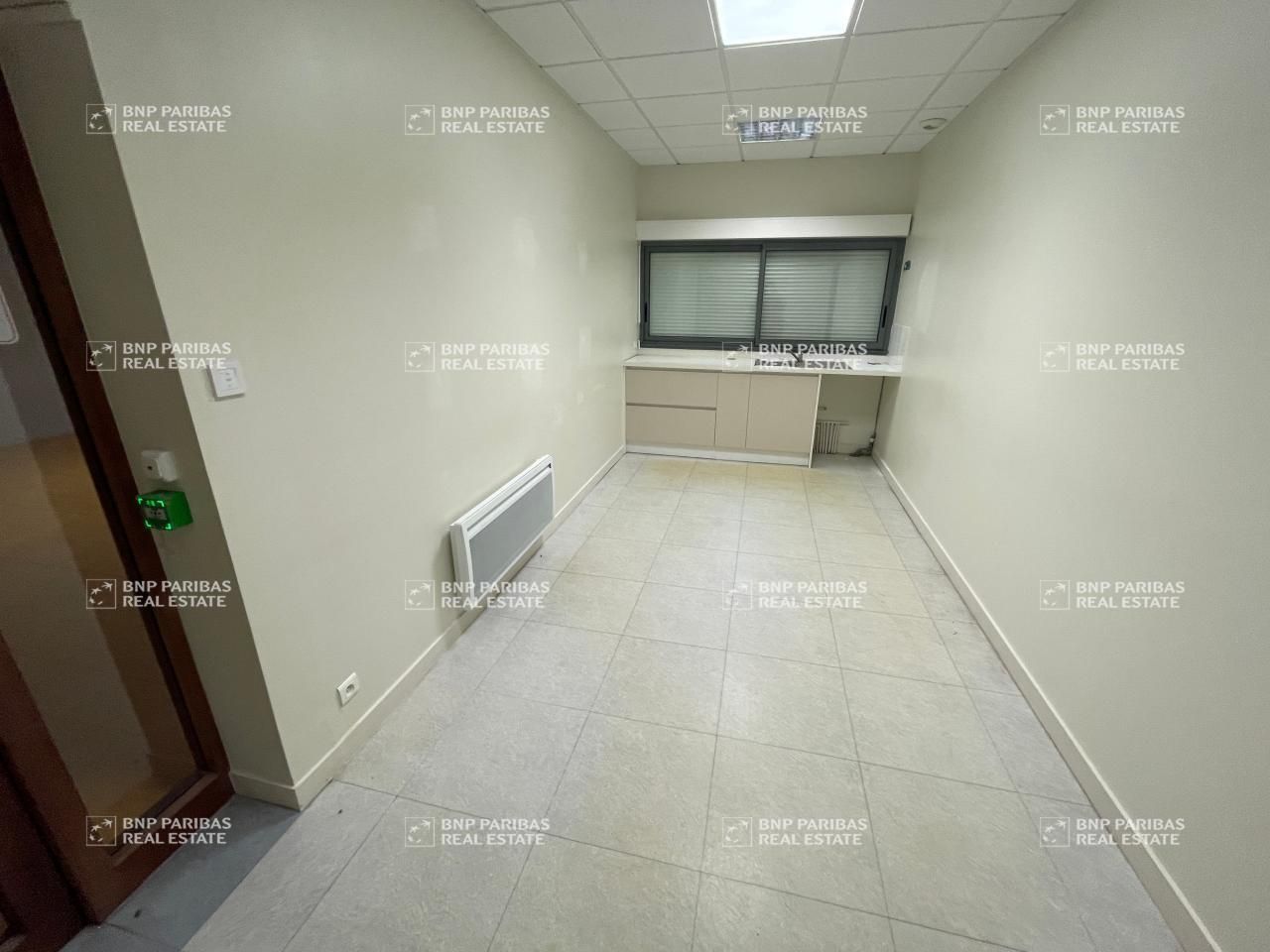 325 m² pour ce activité en location à La chapelle-des-fougeretz