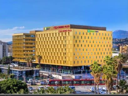 Location Bureaux 972.4 m² non divisibles 06200 Nice