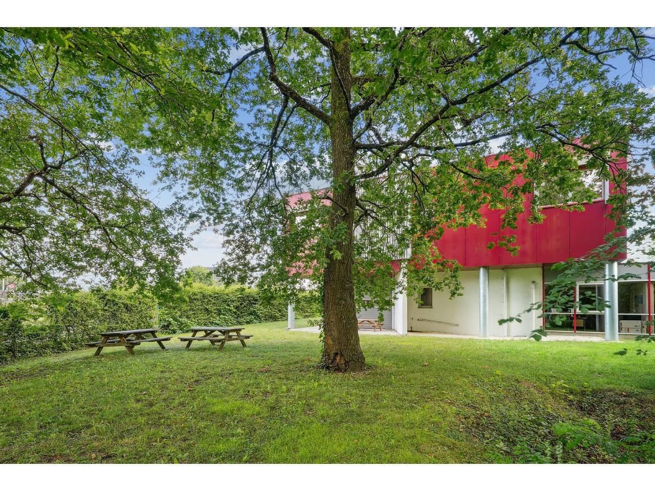 838 m² pour ce bureaux en vente à Villenave-d'ornon