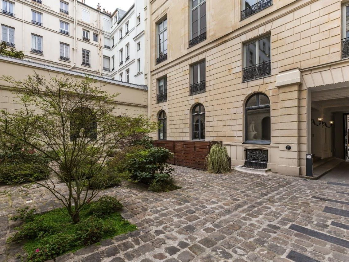 139 m² pour ce bureaux en location à Paris