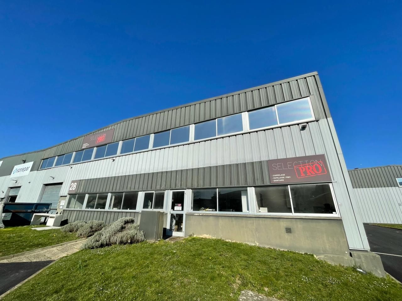 Location PME-PMI 887 m² divisibles 91300 Massy