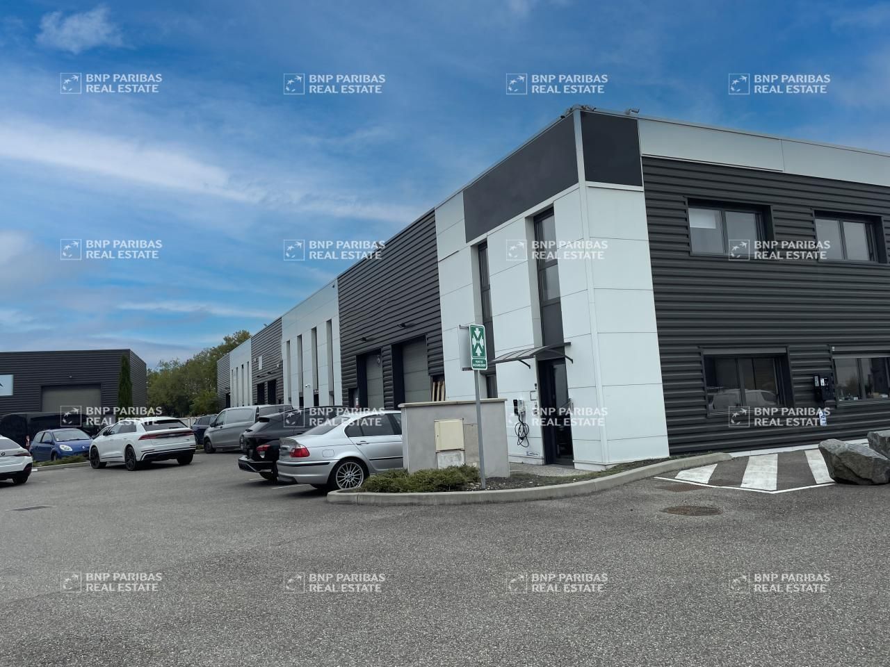 300 m² pour ce activité en location à Chassieu