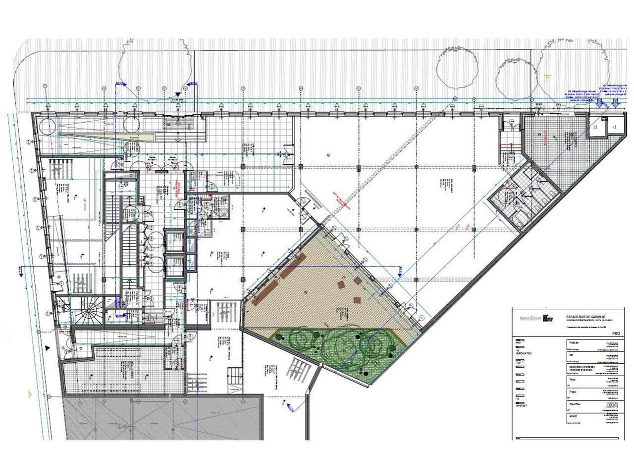 3037.7 m² pour ce bureaux en location à Bordeaux