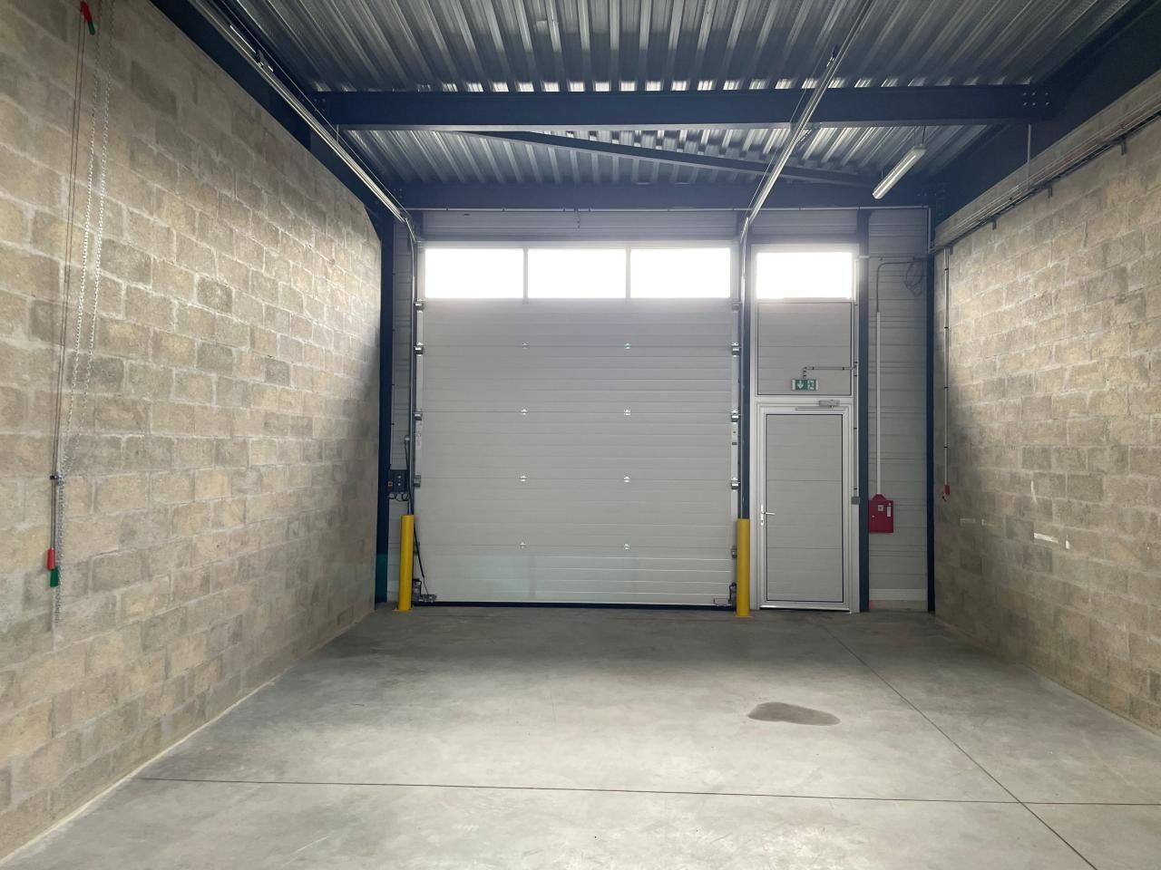 1935 m² pour ce pme-pmi en location à Stains