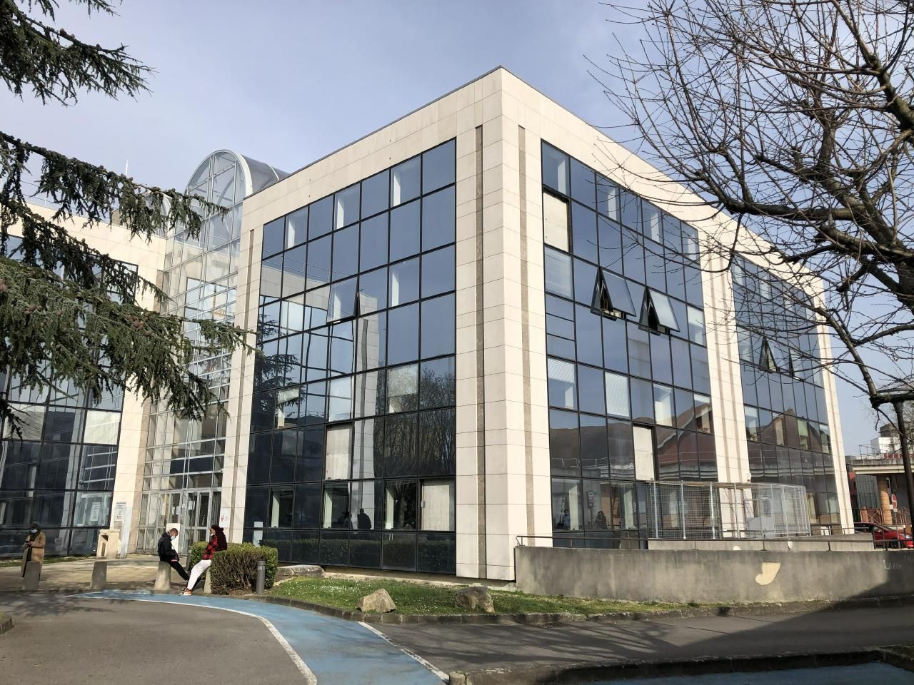 Location Bureaux 324.03 m² divisibles 95800 Cergy
