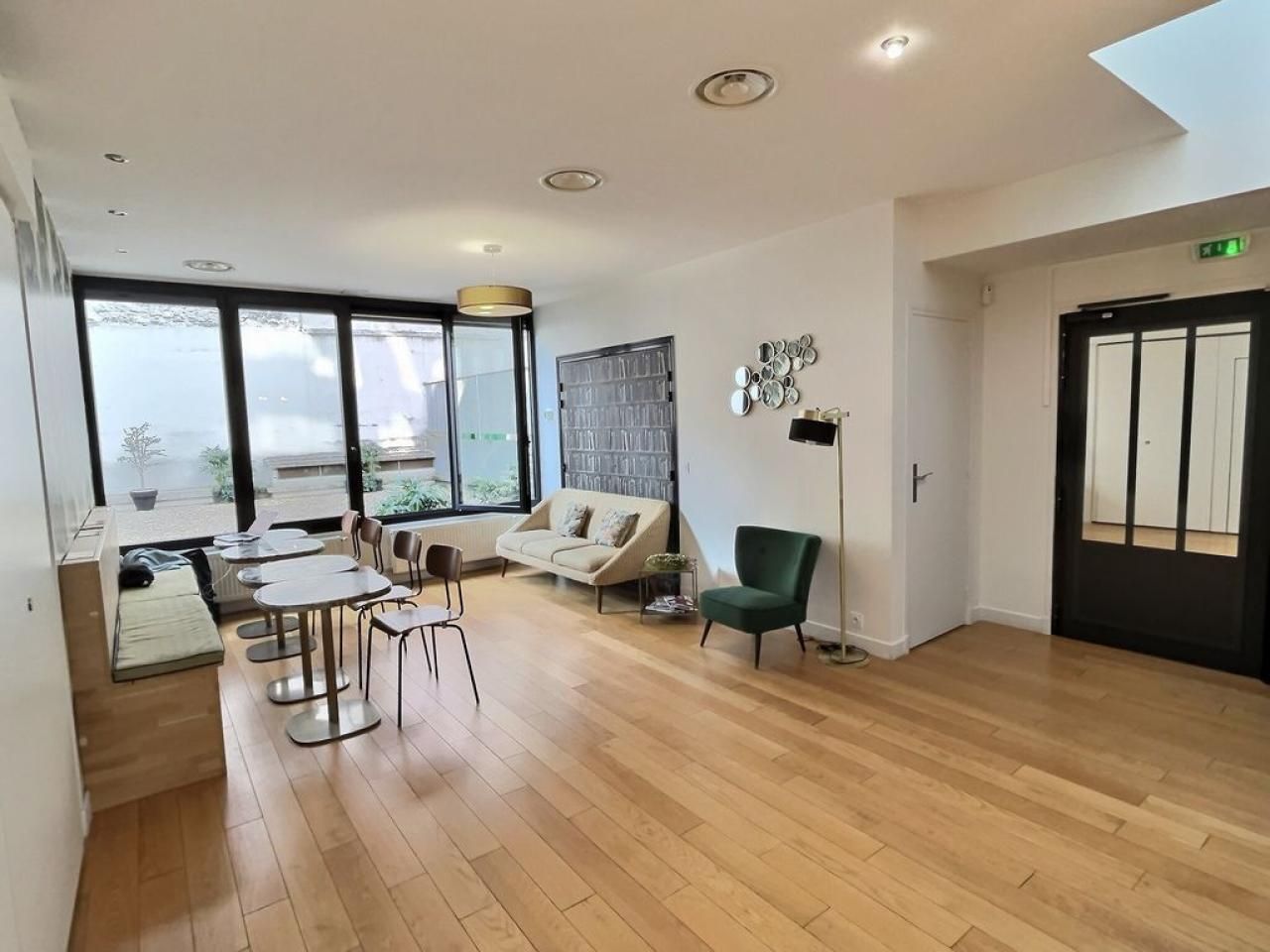 294 m² pour ce bureaux en location à Paris