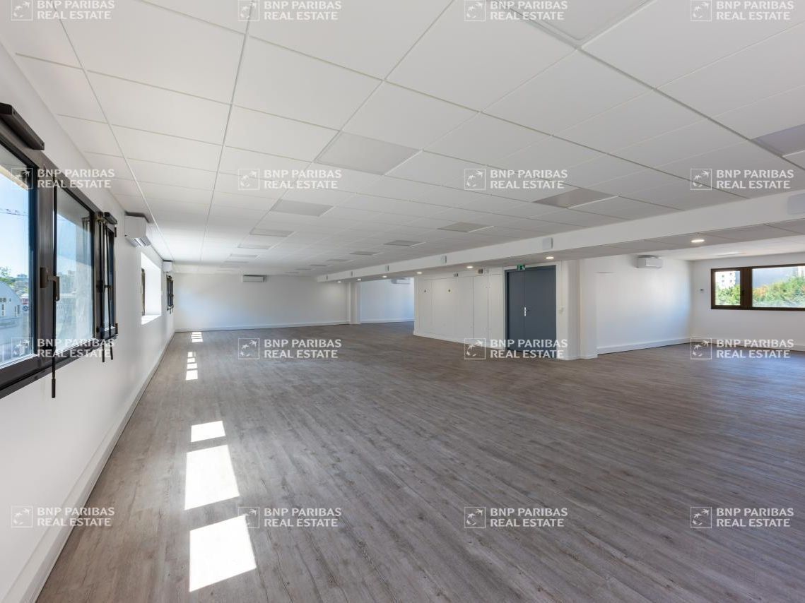 Location Bureaux 604 m² non divisibles 94200 Ivry sur seine