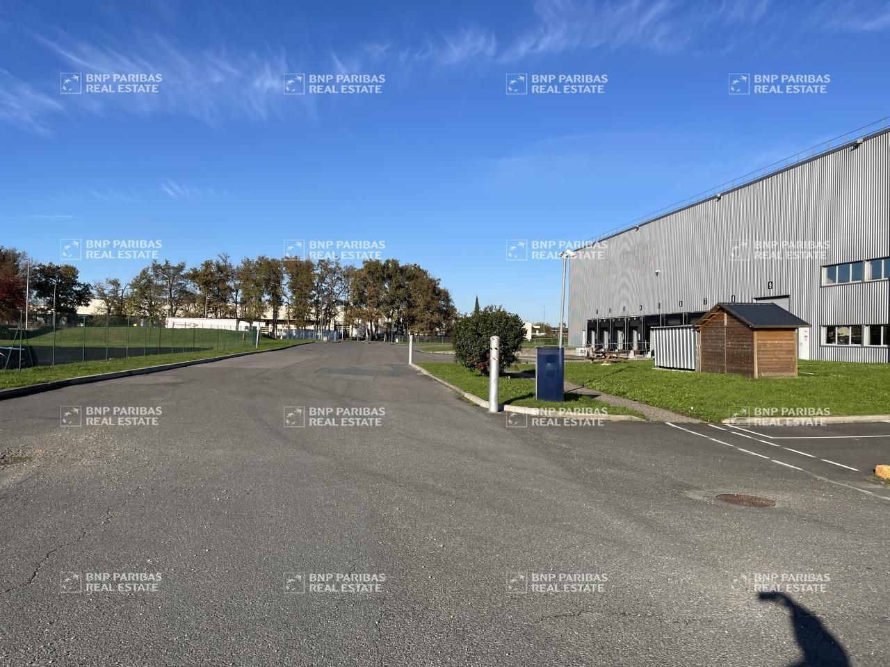 15607.2 m² pour cetentrepôts classe a en location à Blanquefort