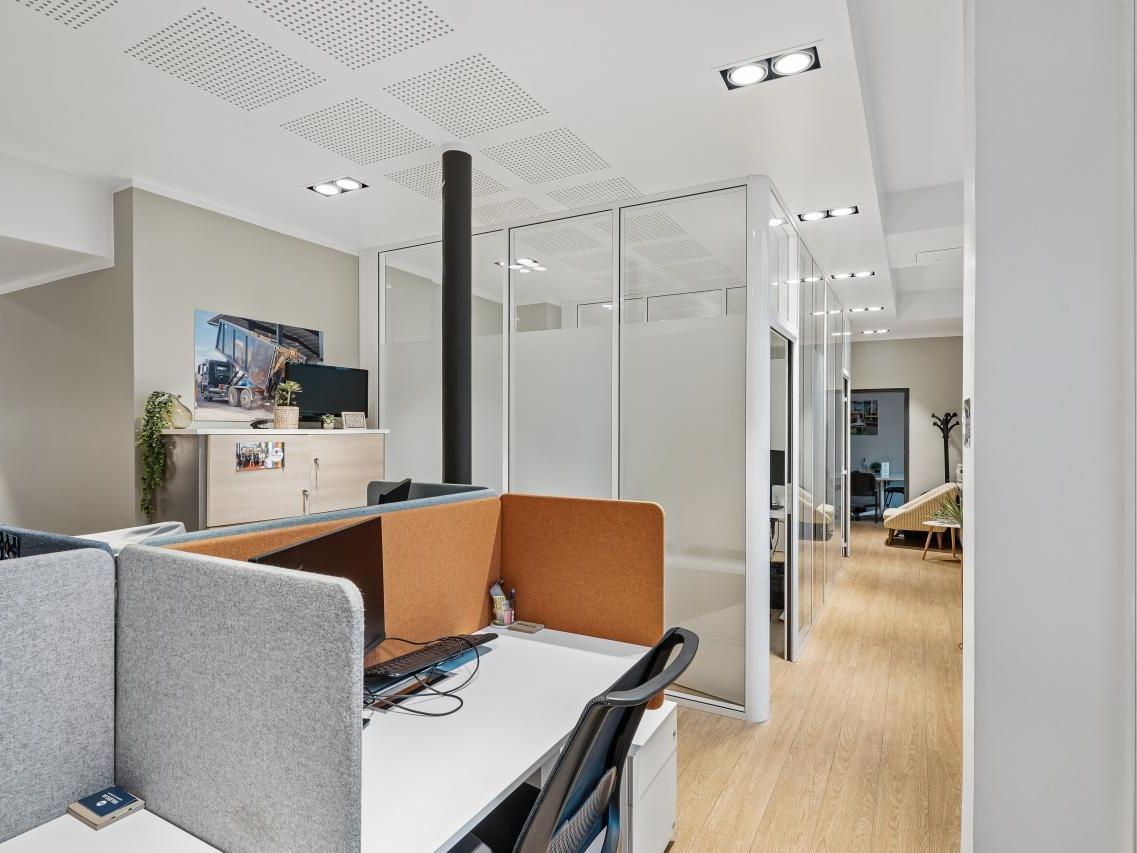 74 m² pour ce bureaux en location à Paris