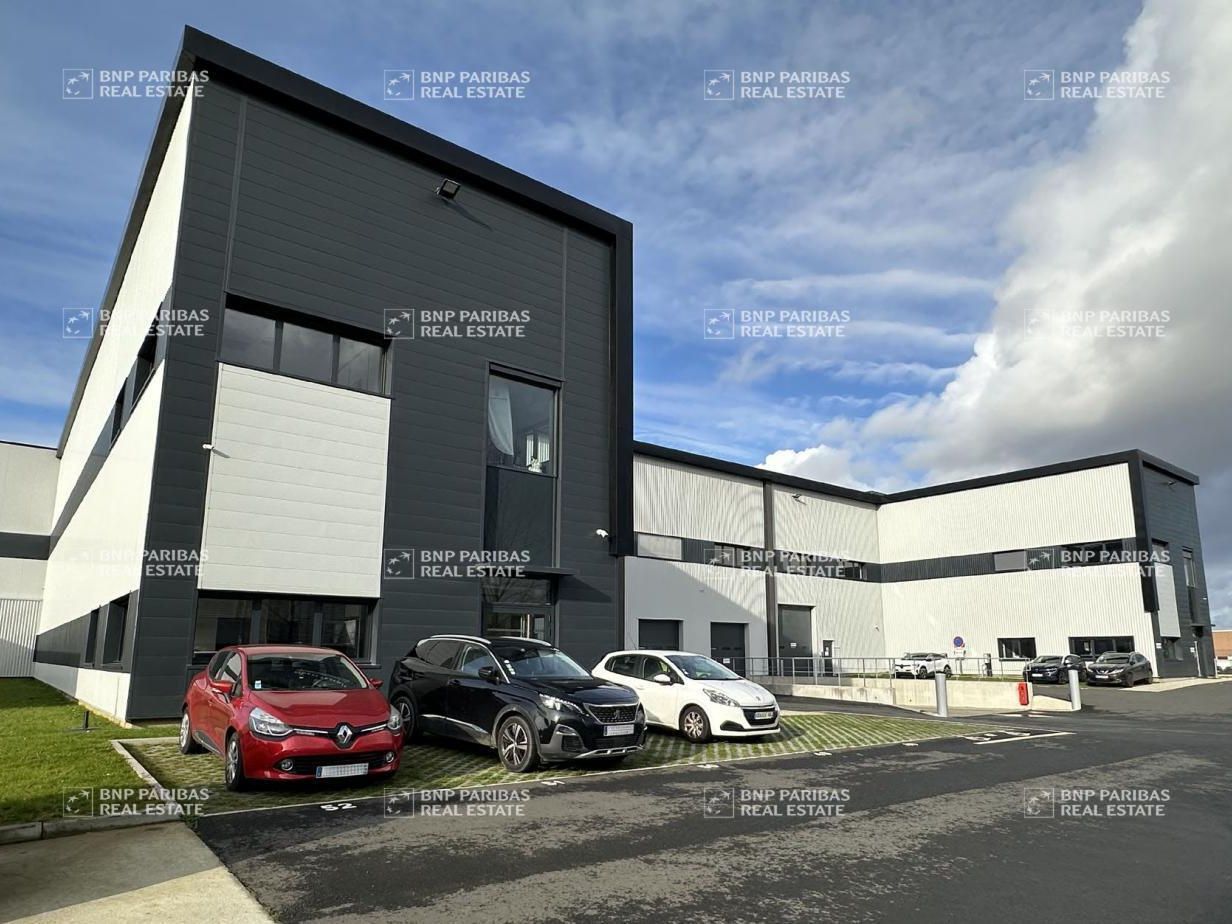 Location Activité 3005 m² divisibles 44840 Les sorinières