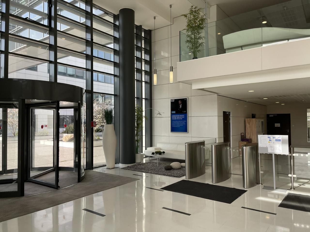 1787 m² pour ce bureaux en location à Le bourget