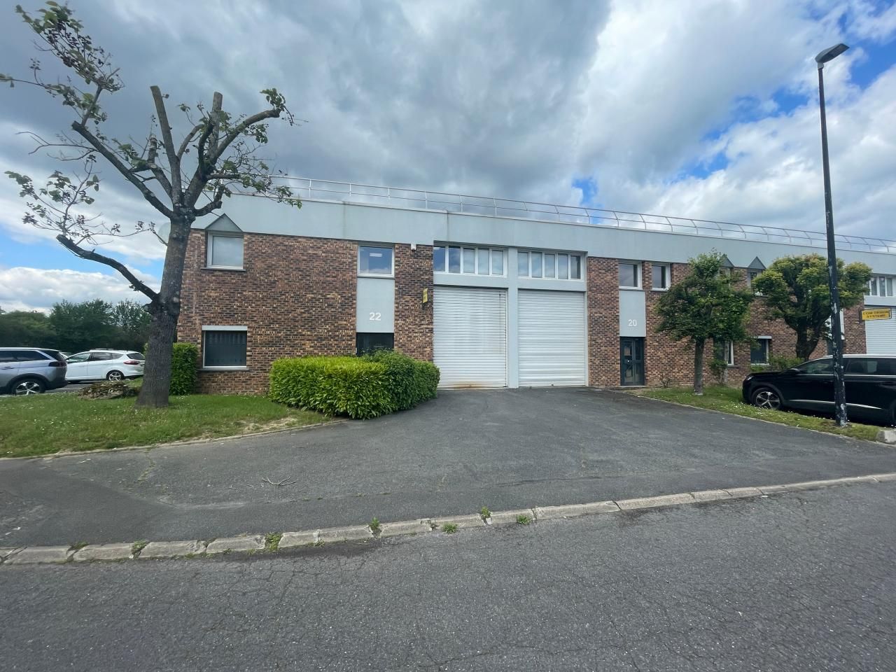 Vente Activité 675 m² non divisibles 91090 Lisses