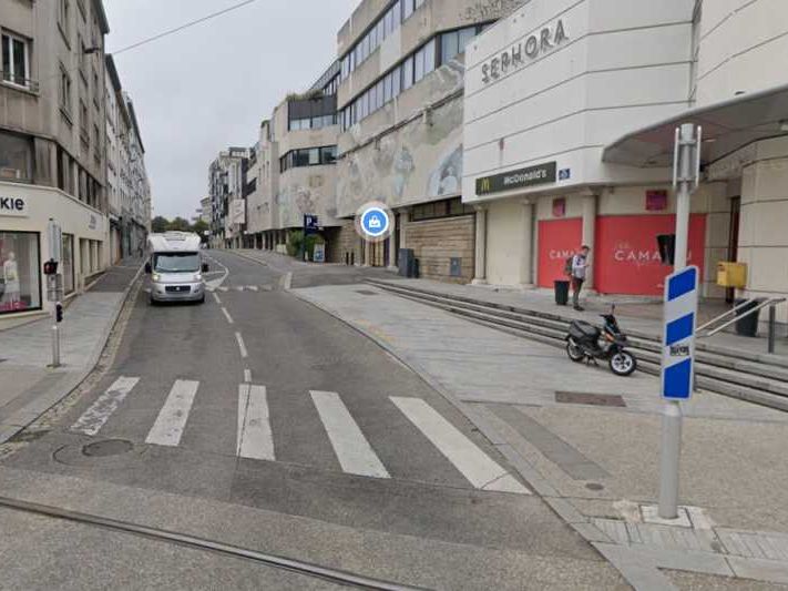 Arthur Loyd vous propose à la location un local c