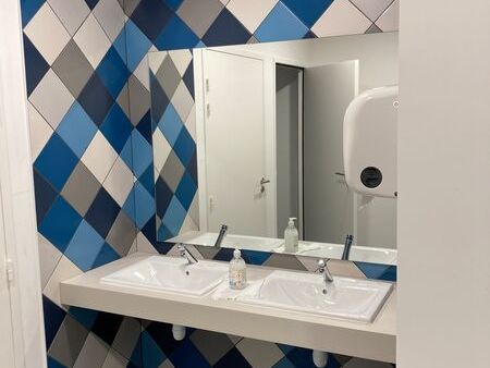 Arthur Loyd vous propose à la location, des plate