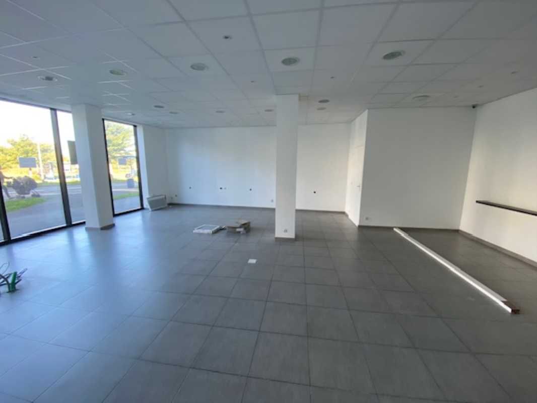 Arthur Loyd vous propose à la location un local c