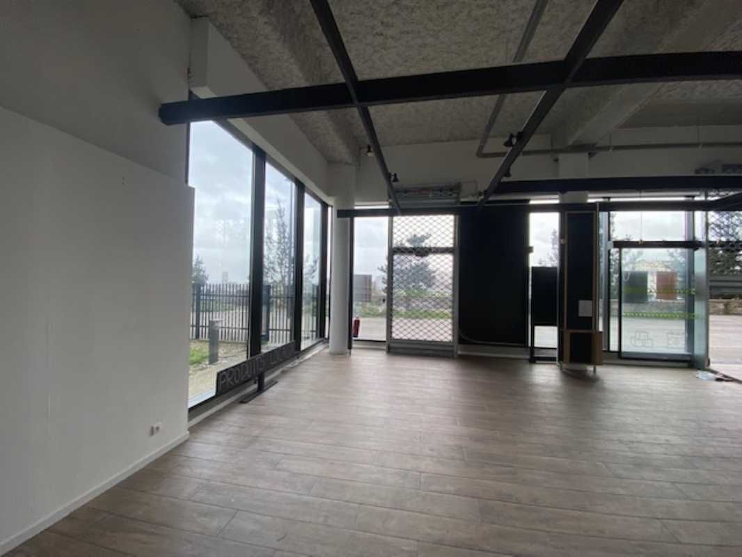 Très bel emplacement pour ce local commercial au 