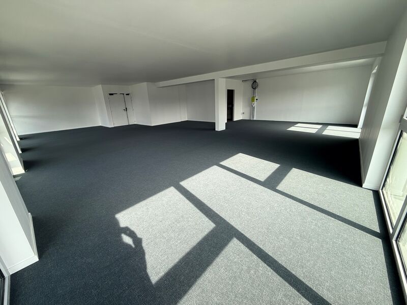 Découvrez ce plateau de bureaux d'environ 135 m²,