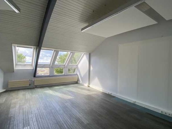 Arthur Loyd vous propose à la location, des burea