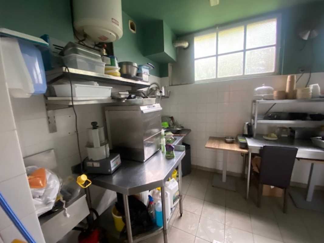 Arthur Loyd vous propose à la location, un local 