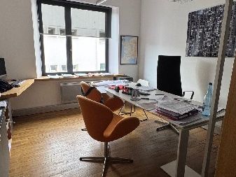 Arthur Loyd vous propose à la vente, des bureaux 