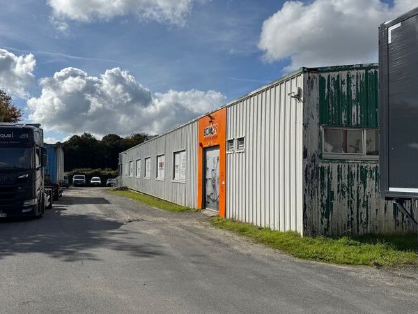 Arthur Loyd vous propose un entrepôt d'environ 1 