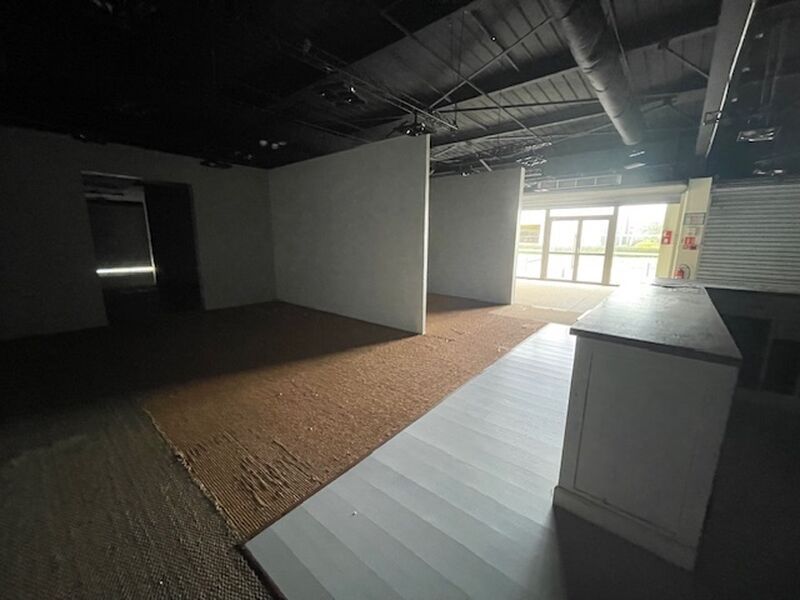 Arthur Loyd vous propose à la location, un local