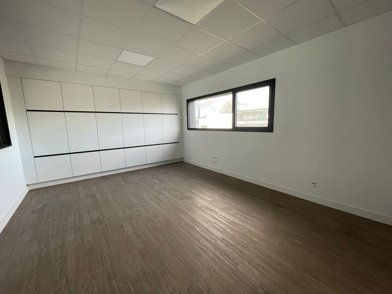 Situé au coeur de la dynamique zone d'activités d