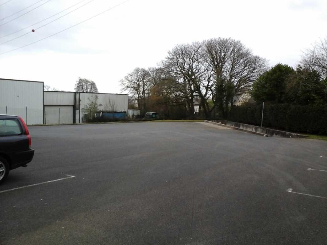 A BREST, zone de Kergaradec, à louer, local indép