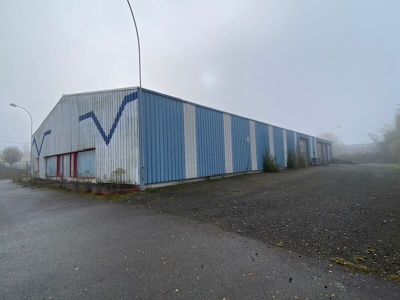 Situé au coeur de la zone d'activité de Saint-Bug