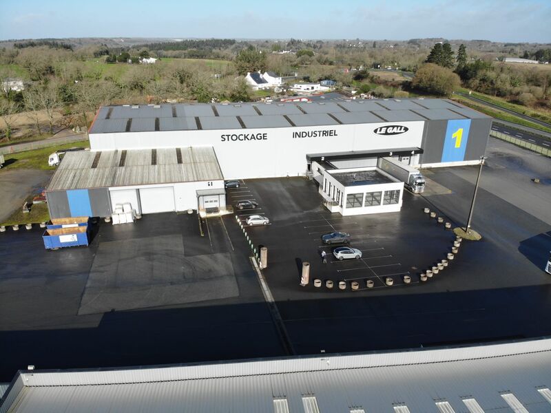 À VENDRE - ENSEMBLE LOGISTIQUE D'ENVERGURE À RÉDÉ