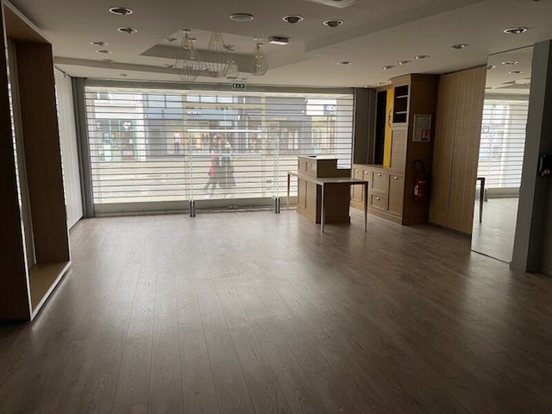 Arthur Loyd vous propose, en exclusivité, à la lo