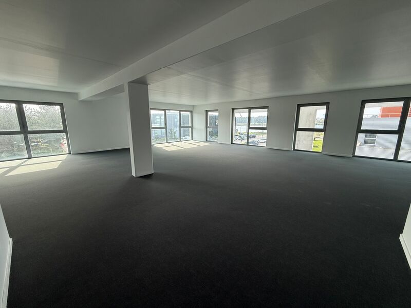 Découvrez ce plateau de bureaux d'environ 135 m²,