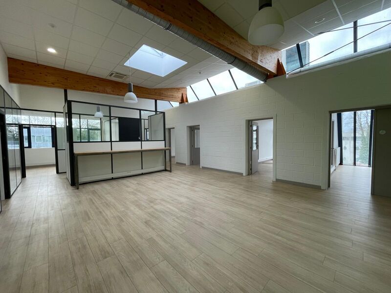 Situés au coeur du PIBS à Vannes, ces bureaux d'u
