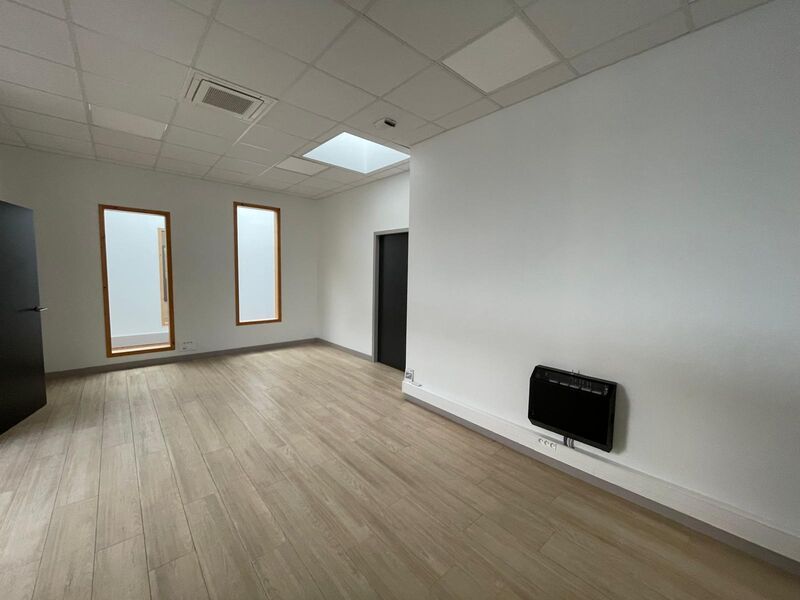 Situés au coeur du PIBS à Vannes, ces bureaux d'u