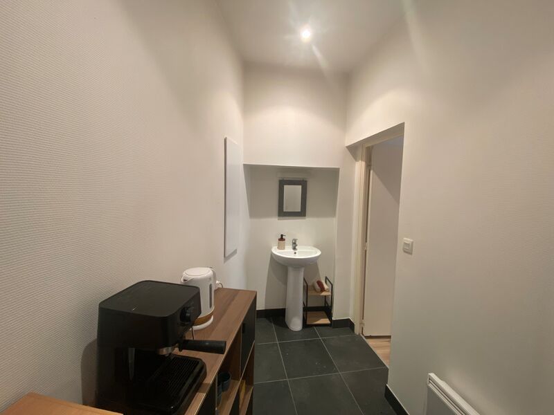 Idéalement situé sur le port de Vannes, au rez-de