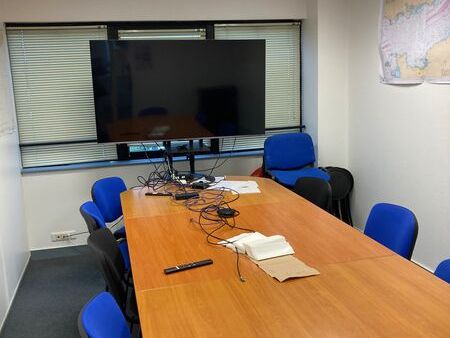 Arthur Loyd vous propose à la location, un platea