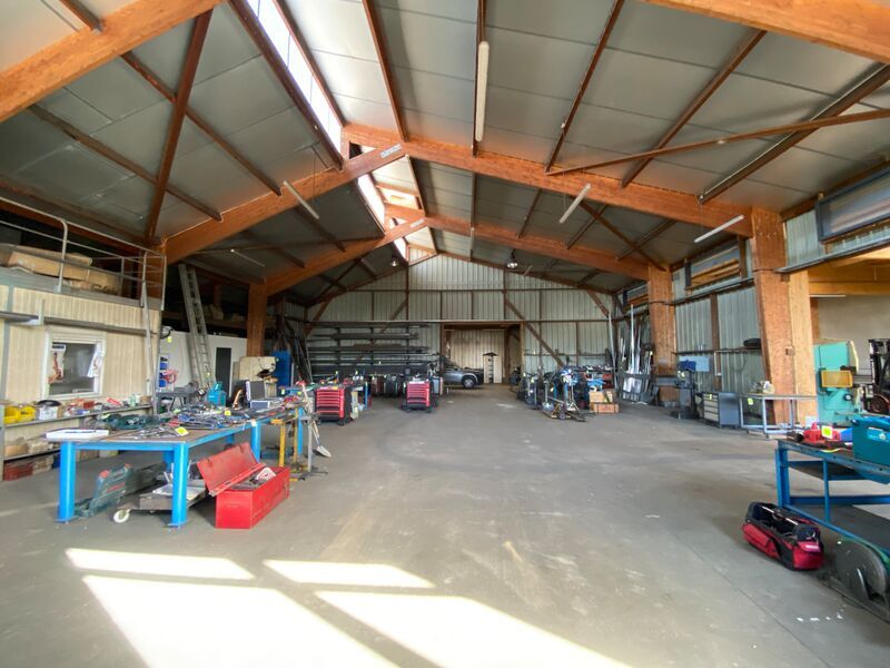 Nous vous proposons à la vente un ensemble immobi