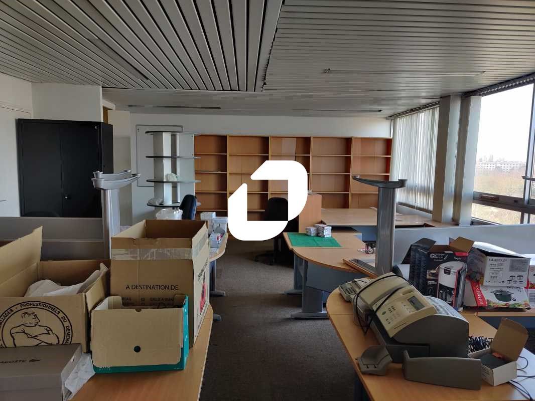 Location bureaux 600 m² non divisibles