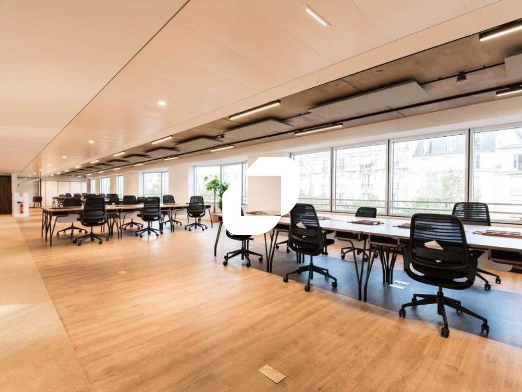 Idéalement placés dans l'immeuble de la Coupole à