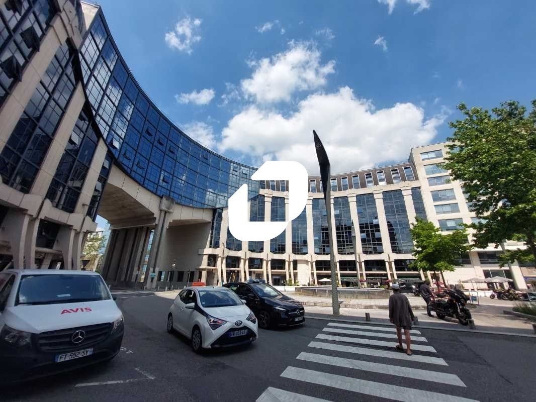 Idéalement situé en hypercentre de Saint Quentin 