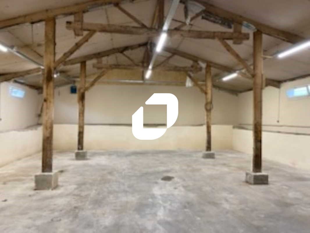 A Jouars-Pontchartrain, à proximité de nationale 