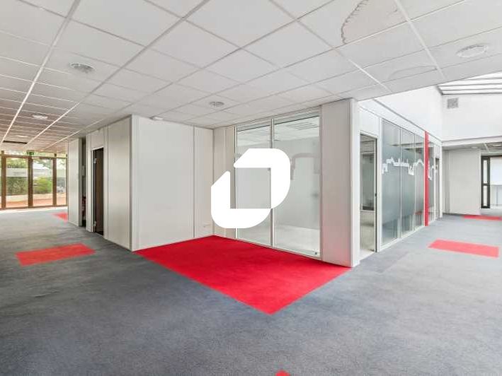 Superbe opportunité à saisir à Courbevoie ! Burea