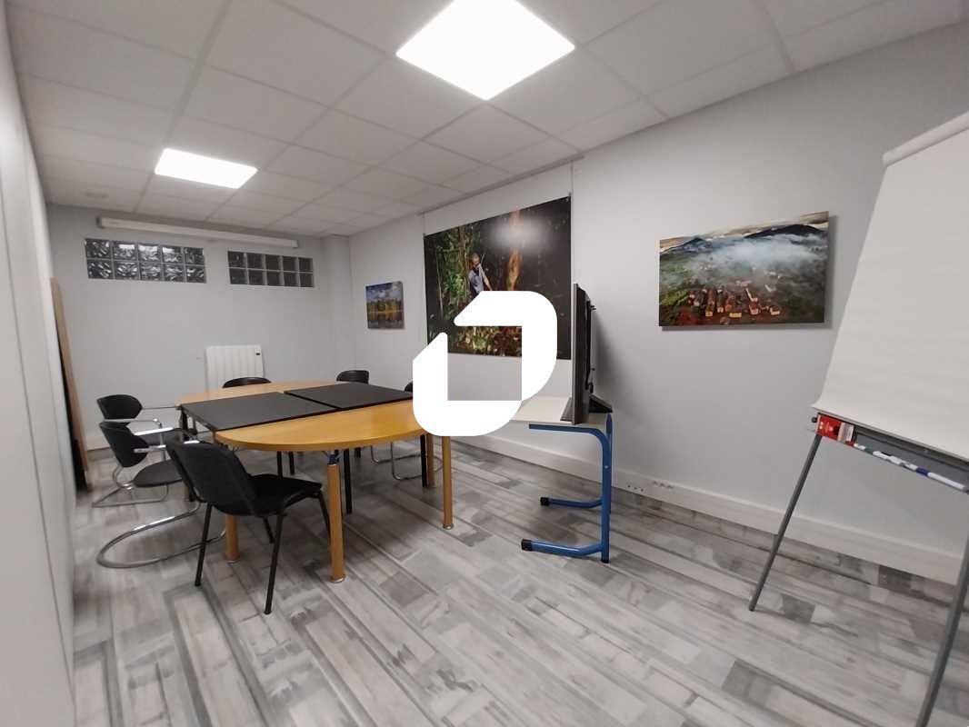 Dans la dynamique Zone d'Activités des Bruyères, 