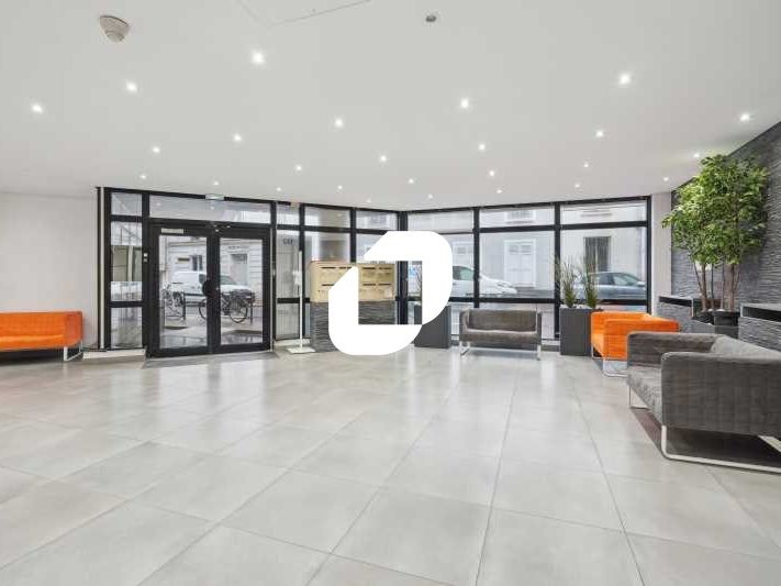 Au sein d'un immeuble moderne, Immprove vous prop