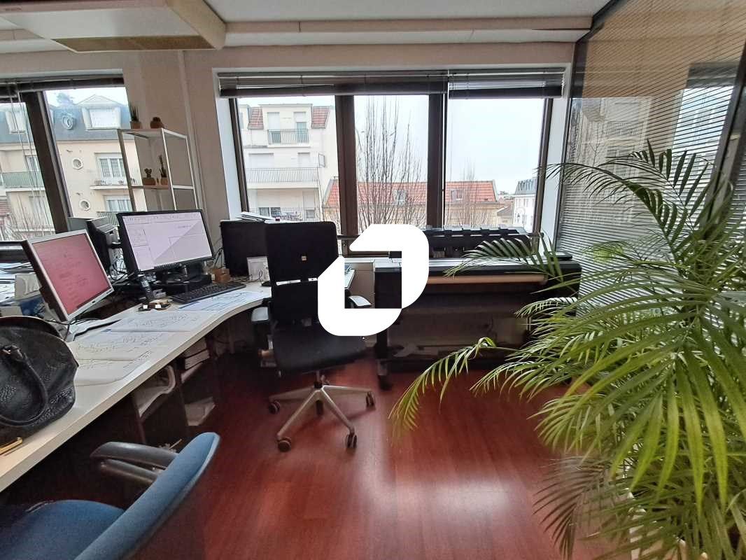 IMMPROVE vous propose ce bureau de 69 m2 très bie