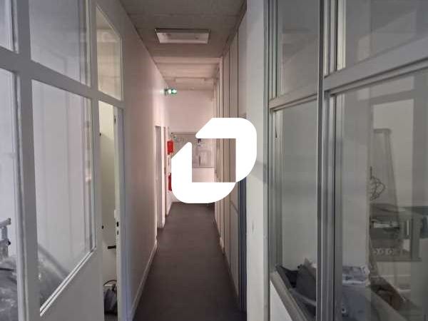 IMMPROVE vous propose, 420m² de mix activité/bure