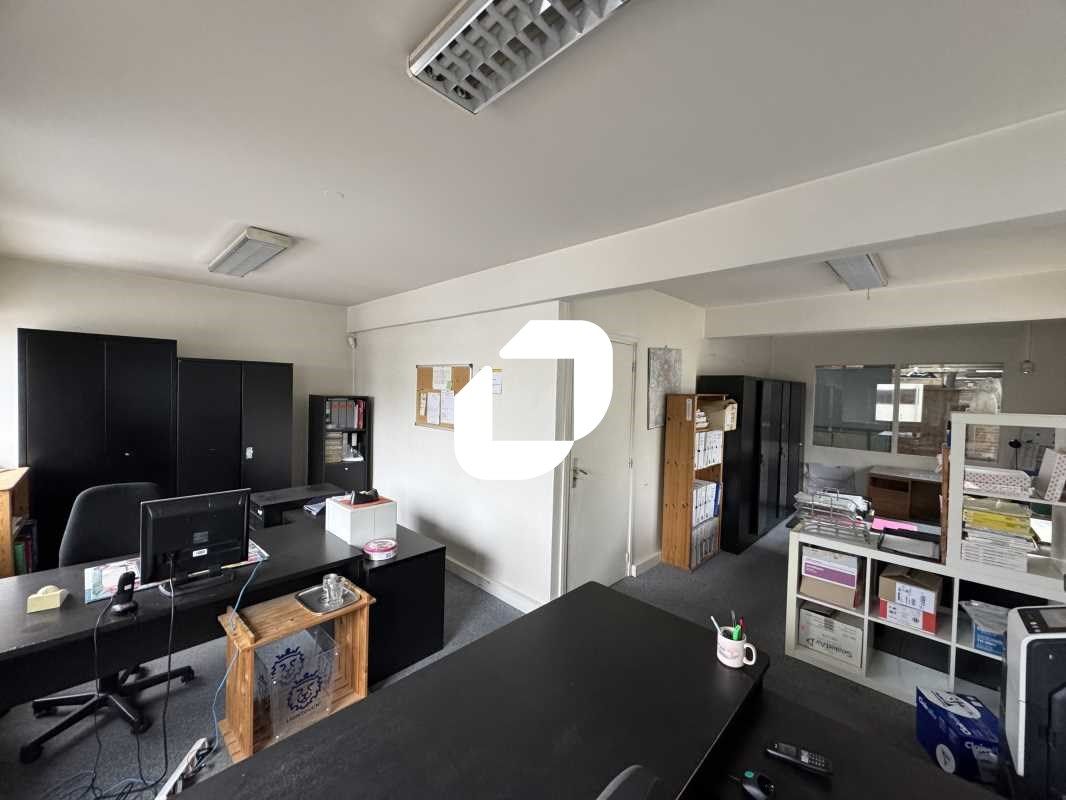 A proximité de la A6 et de la A86 le site pourra